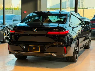 2024 بي ام دبليو الفئة السابعة 735أي