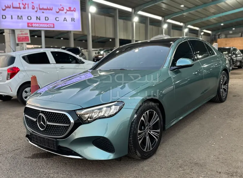2025 مرسيدس - بنز إي 220