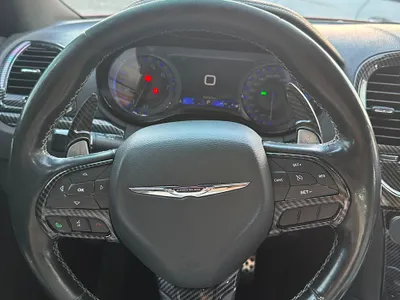 2019 كرايسلر 300 اس