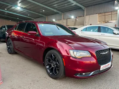 2019 كرايسلر 300 اس