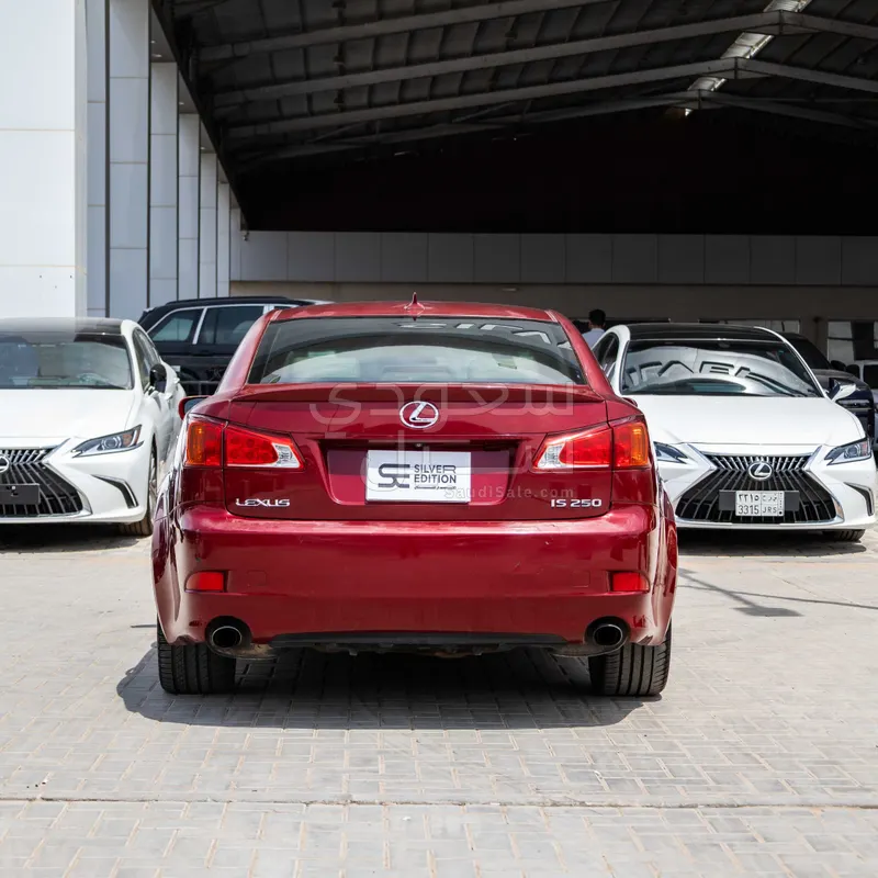 2010 لكزس آي إس 250