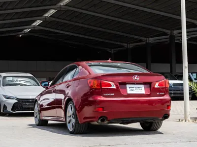 2010 لكزس آي إس 250