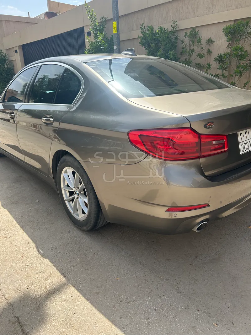 2019 بي ام دبليو الفئة الخامسة 520 أي