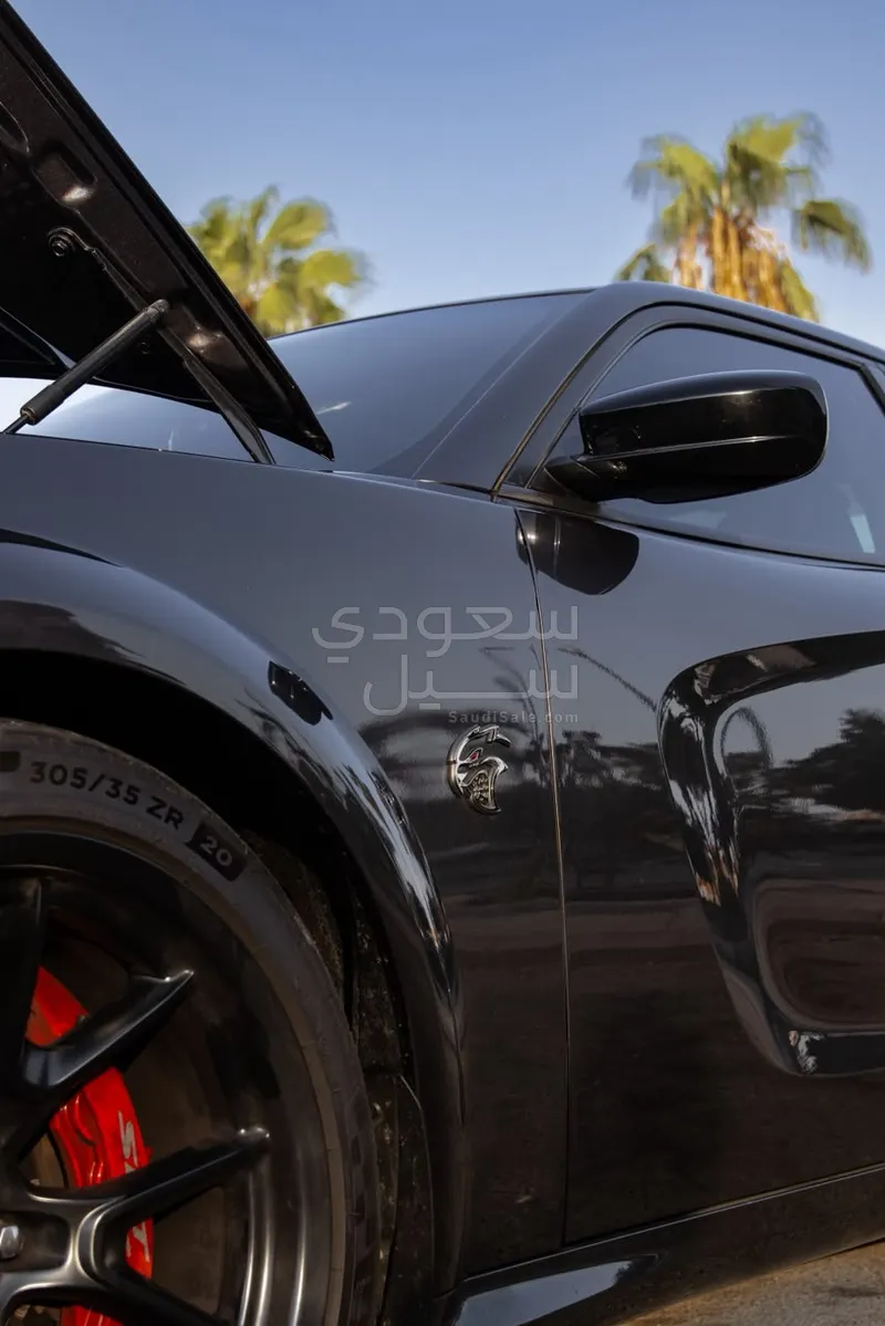 2023 دودج تشارجر اس ار تي هيلكات رد اي