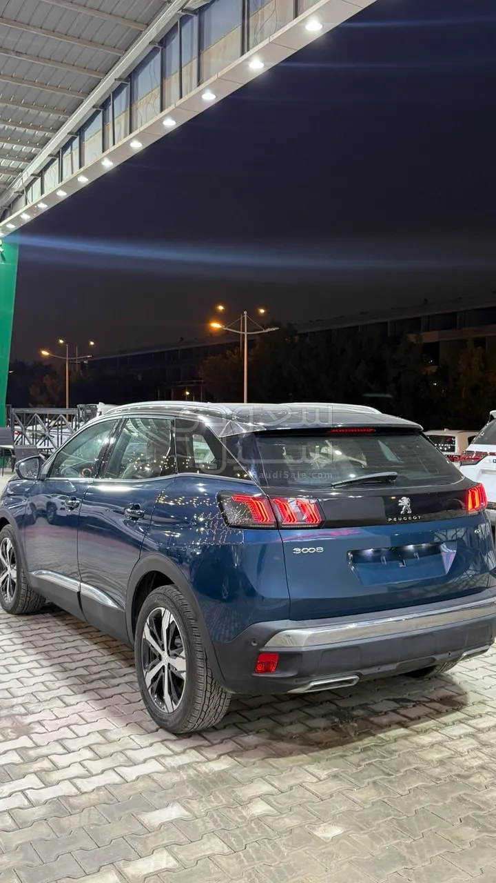 2025 بيجو 3008