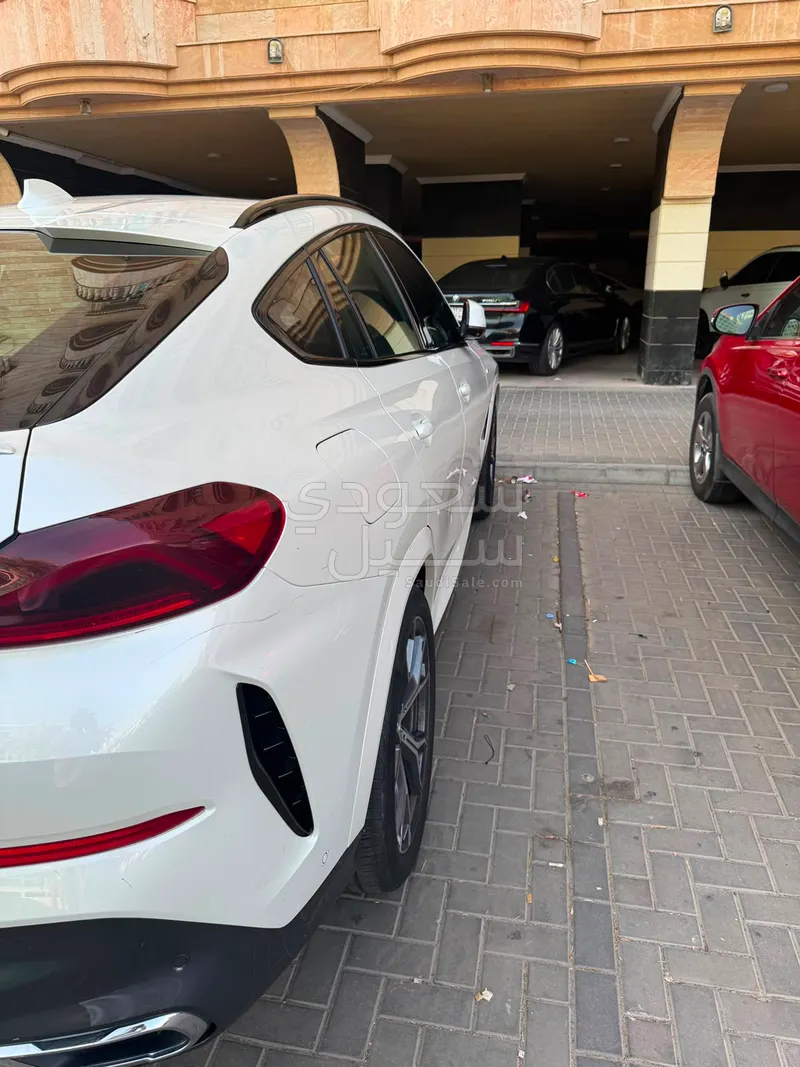 2022 بي ام دبليو الفئة اكس 6 إم 50 أي