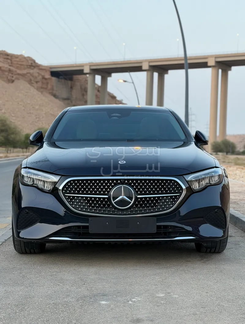2025 مرسيدس - بنز إي 200