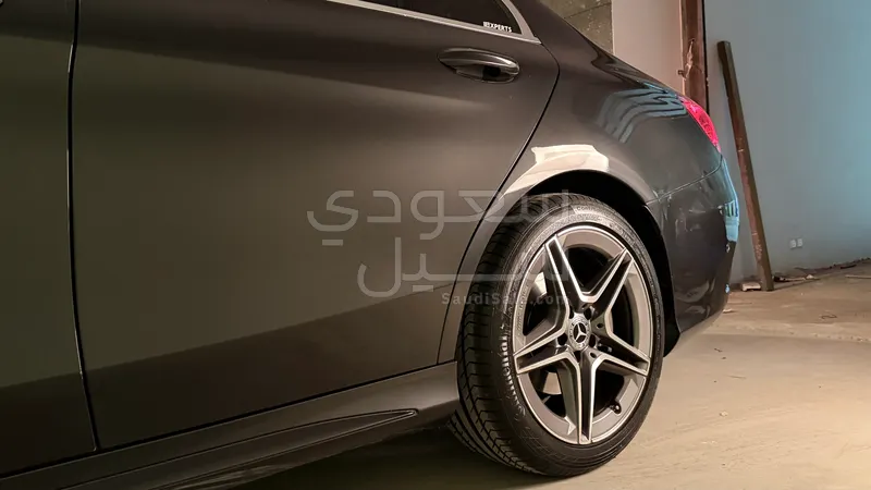 2021 مرسيدس - بنز سي 200 أي إم جي