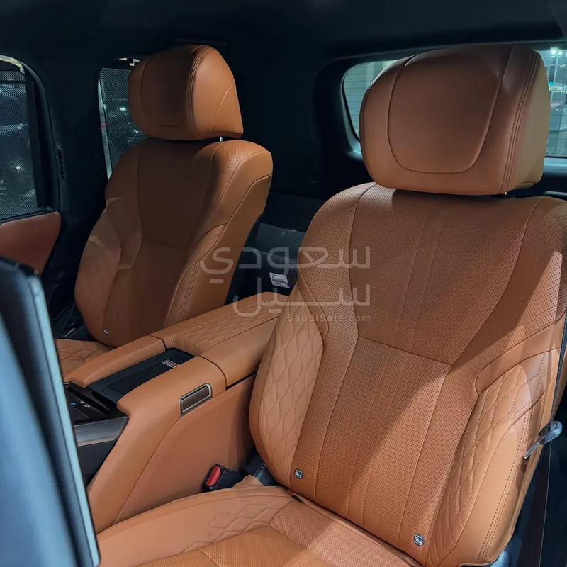 2025 لكزس إل إكس 600 BB