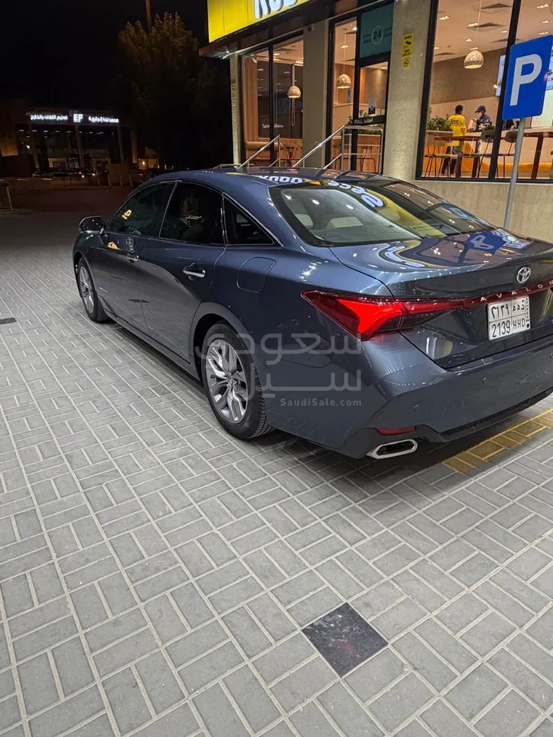 2021 تويوتا افالون اكس ال اي