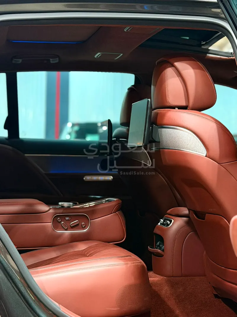 2025 جينيسيس جي 90