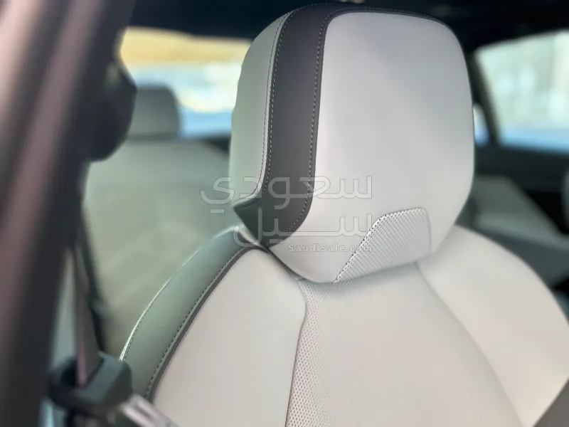 2025 بي ام دبليو الفئة الخامسة 530 إم كت