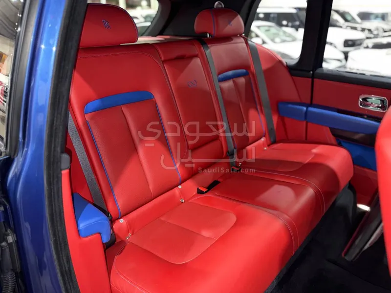 2021 رولز رويس كولينان بلاك بادج