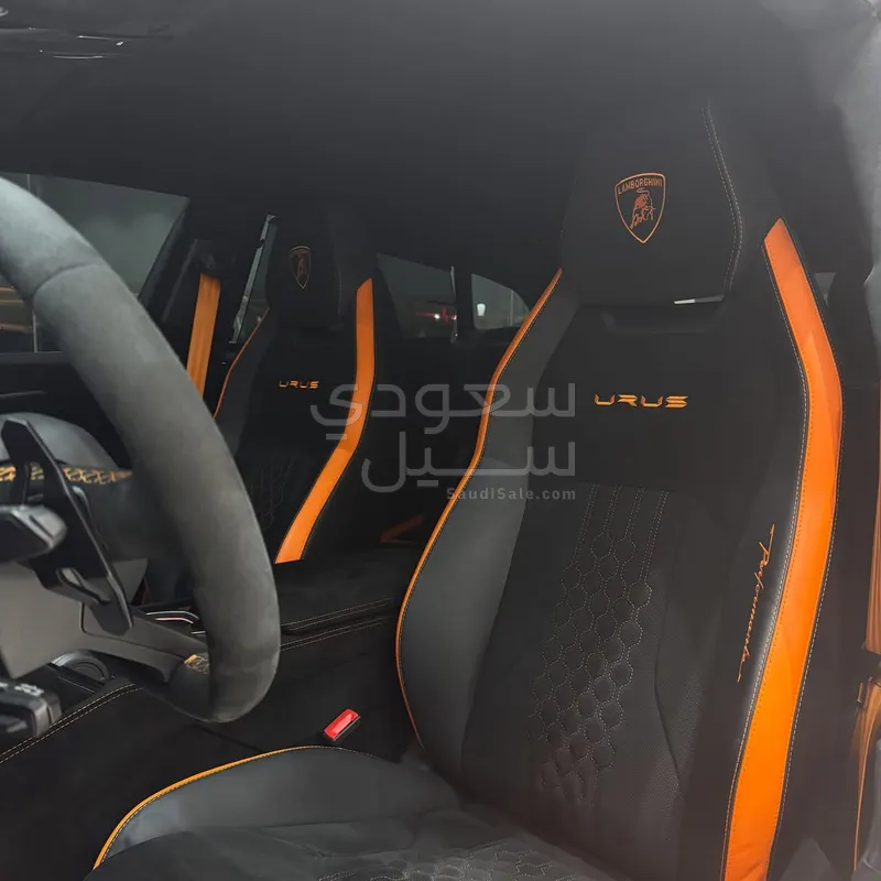 2023 لمبرجيني اوروس بيرفورمانتي
