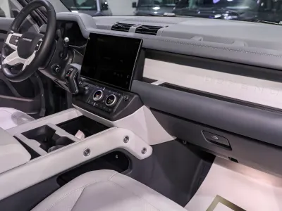 2026 لاند روفر ديفيندر 110 اس اي