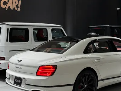 2024 بنتلي كونتيننتل فلاينج سبير أزور