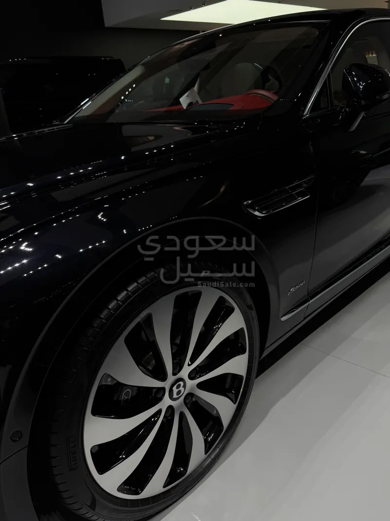 2024 بنتلي كونتيننتل فلاينج سبير أزور