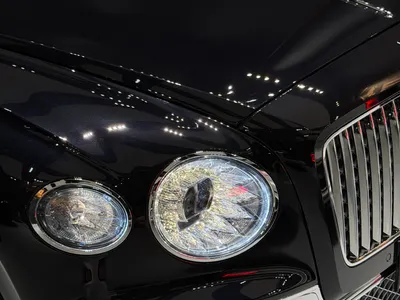2024 بنتلي كونتيننتل فلاينج سبير أزور