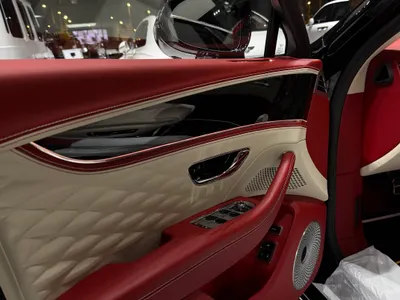 2024 بنتلي كونتيننتل فلاينج سبير أزور