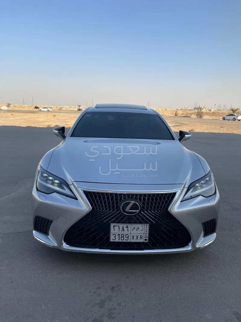 2023 لكزس إل إس 350