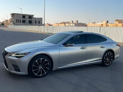 2023 لكزس إل إس 350