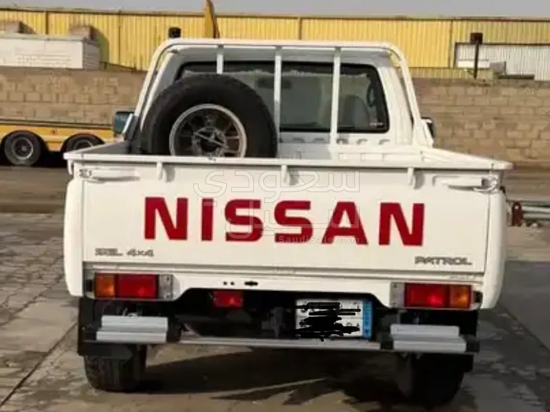 2023 نيسان بيك اب