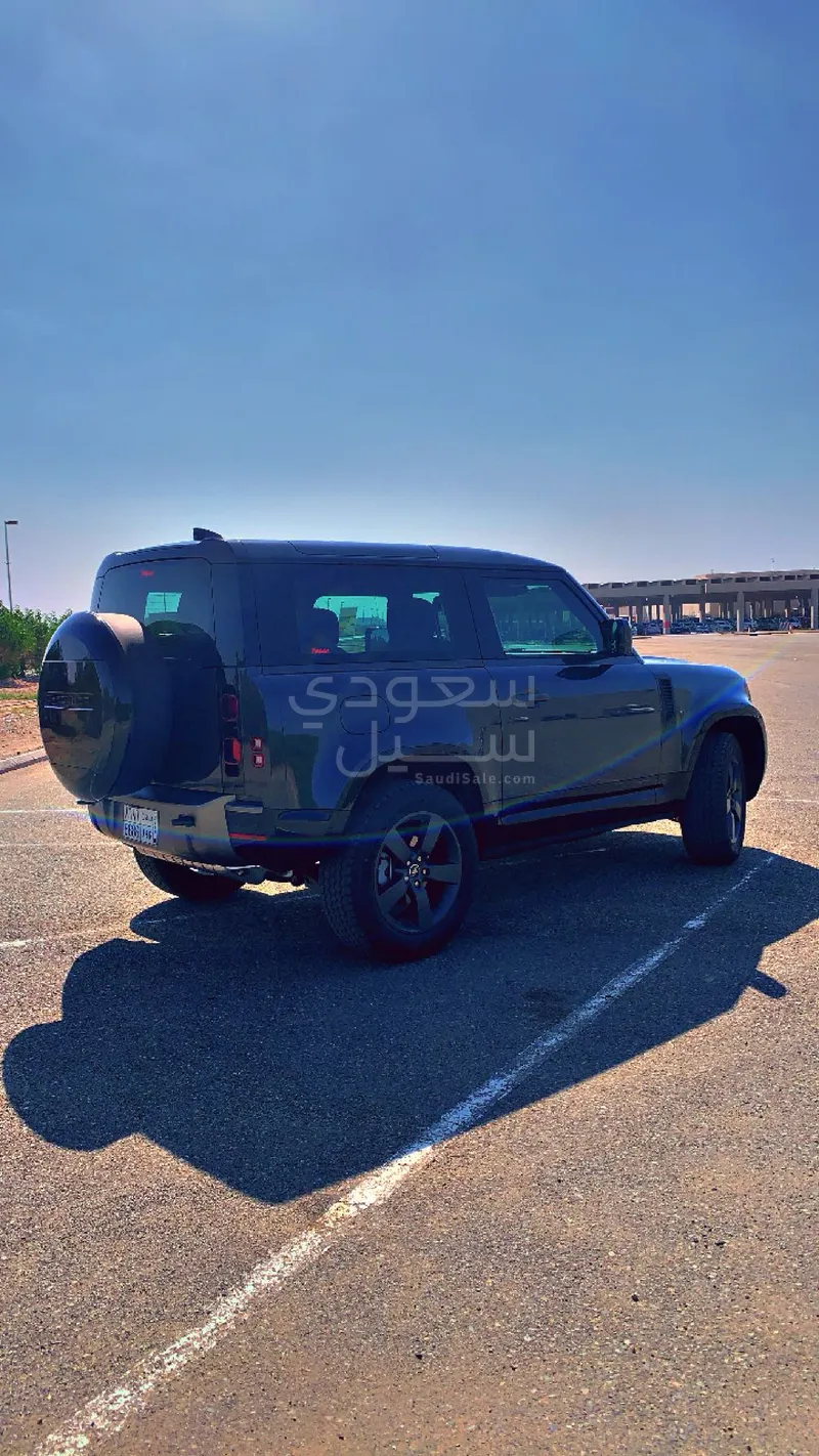 2025 لاند روفر ديفيندر 90