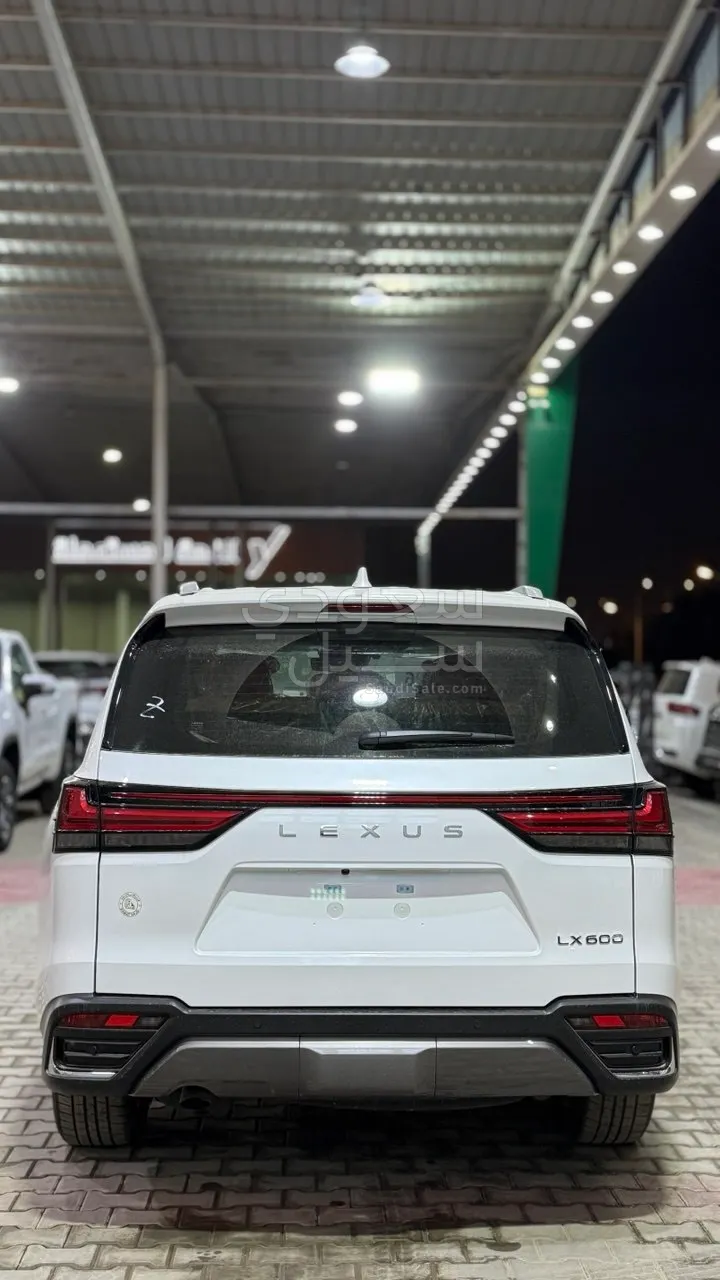 2026 لكزس إل إكس 600 BB