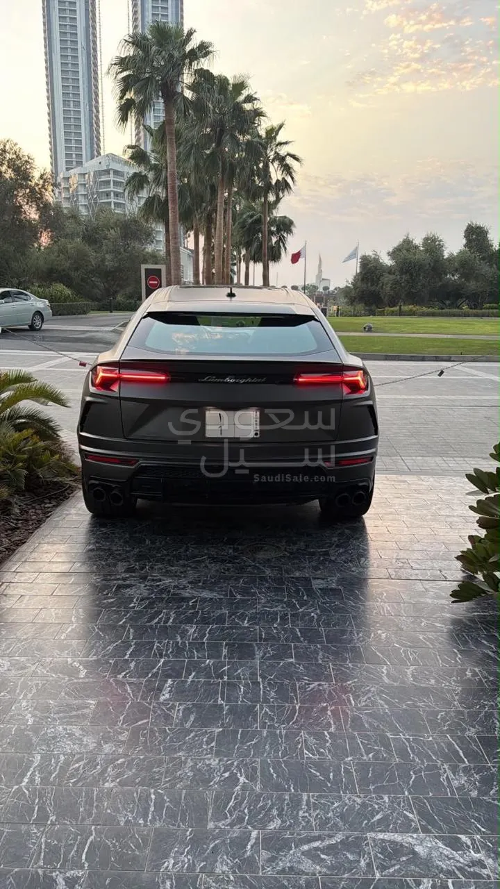 2021 لمبرجيني اوروس