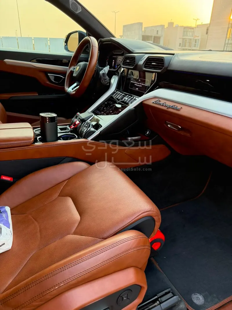 2021 لمبرجيني اوروس