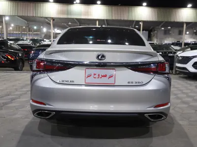 2025 لكزس إي إس 350