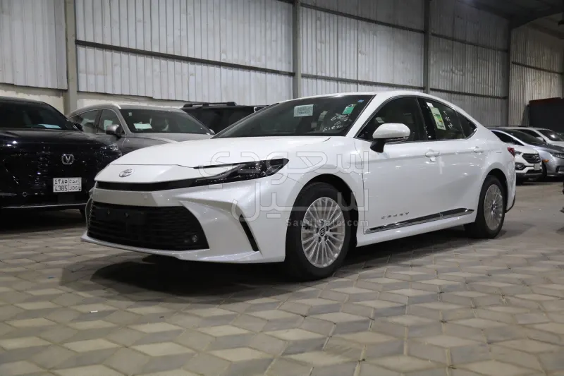 2026 تويوتا كامري ال اي