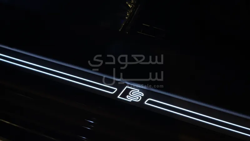 2023 اودي اي 5 40 تي اف اس اي اس لاين