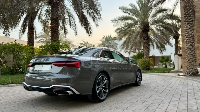 2023 اودي اي 5 40 تي اف اس اي اس لاين