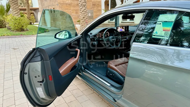 2023 اودي اي 5 40 تي اف اس اي اس لاين