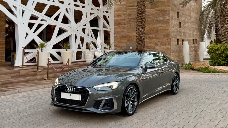 2023 اودي اي 5 40 تي اف اس اي اس لاين