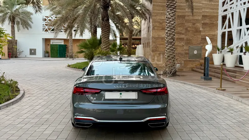 2023 اودي اي 5 40 تي اف اس اي اس لاين