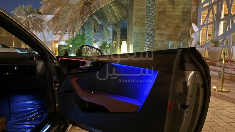 2023 اودي اي 5 40 تي اف اس اي اس لاين