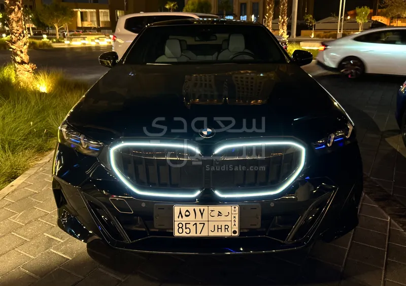 2025 بي ام دبليو الفئة الخامسة 530 إم كت