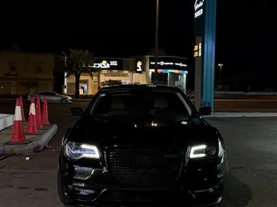 2018 كرايسلر 300 سي اكزكتيف