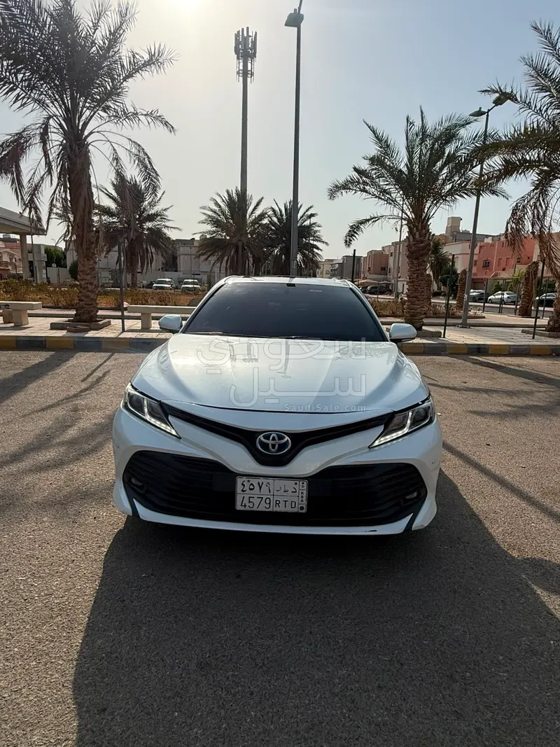 2019 تويوتا كامري جي ال اي