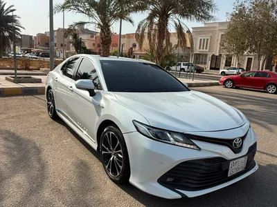 2019 تويوتا كامري جي ال اي