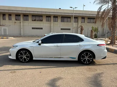2019 تويوتا كامري جي ال اي