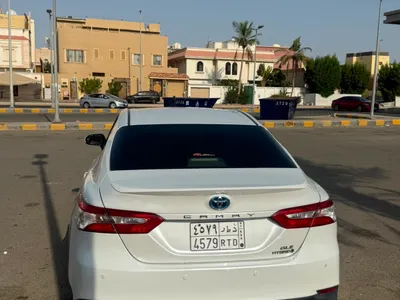 2019 تويوتا كامري جي ال اي