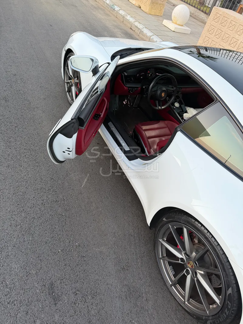 2022 بورش 911 كاريرا 4 اس
