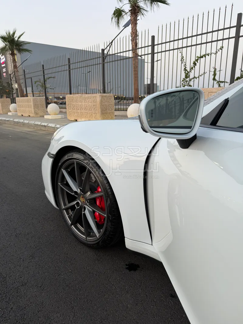 2022 بورش 911 كاريرا 4 اس