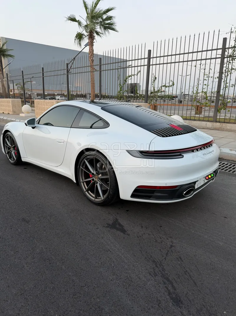 2022 بورش 911 كاريرا 4 اس