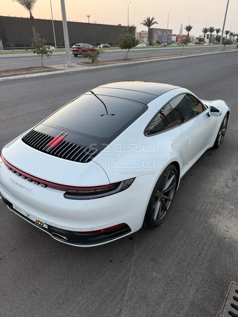 2022 بورش 911 كاريرا 4 اس