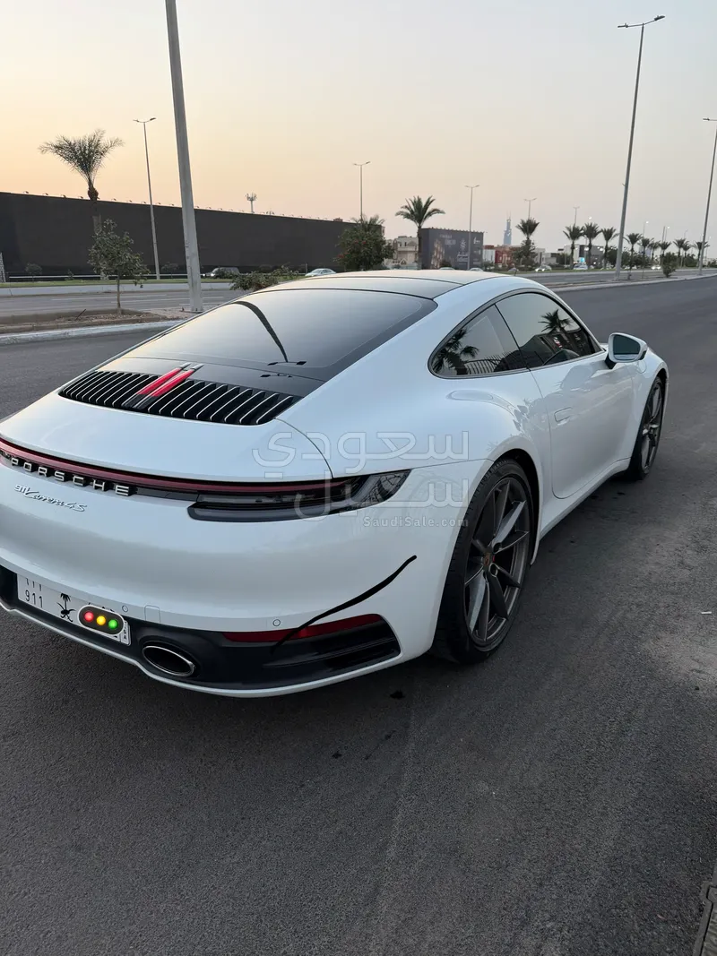 2022 بورش 911 كاريرا 4 اس