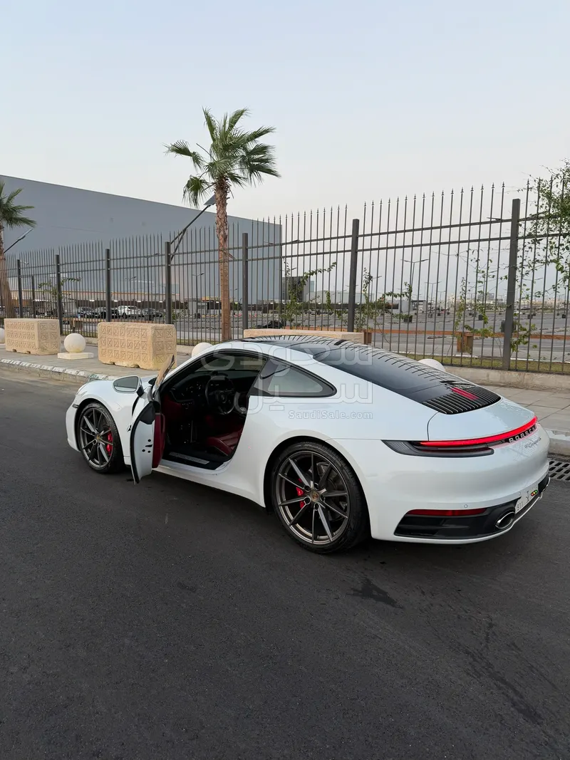 2022 بورش 911 كاريرا 4 اس